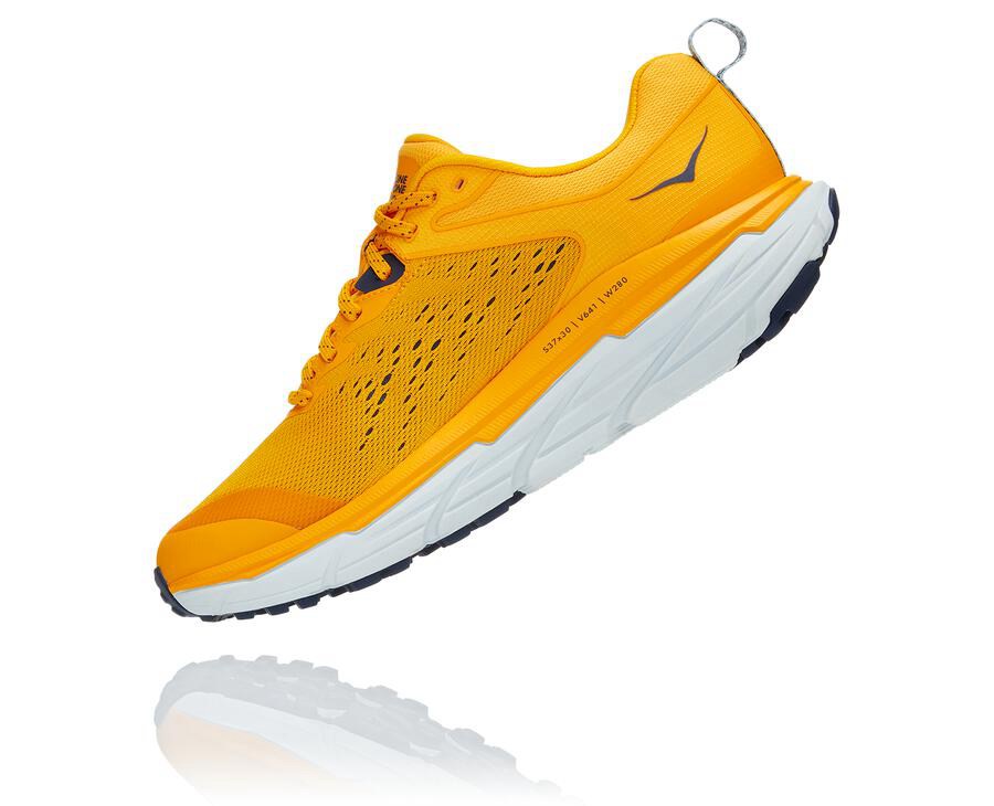 Tenis Trail Hoka One One Masculino Amarelas - Challenger Atr 6 - 439-HWUEIT